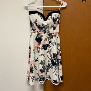 Strapless padded dress, Size S.